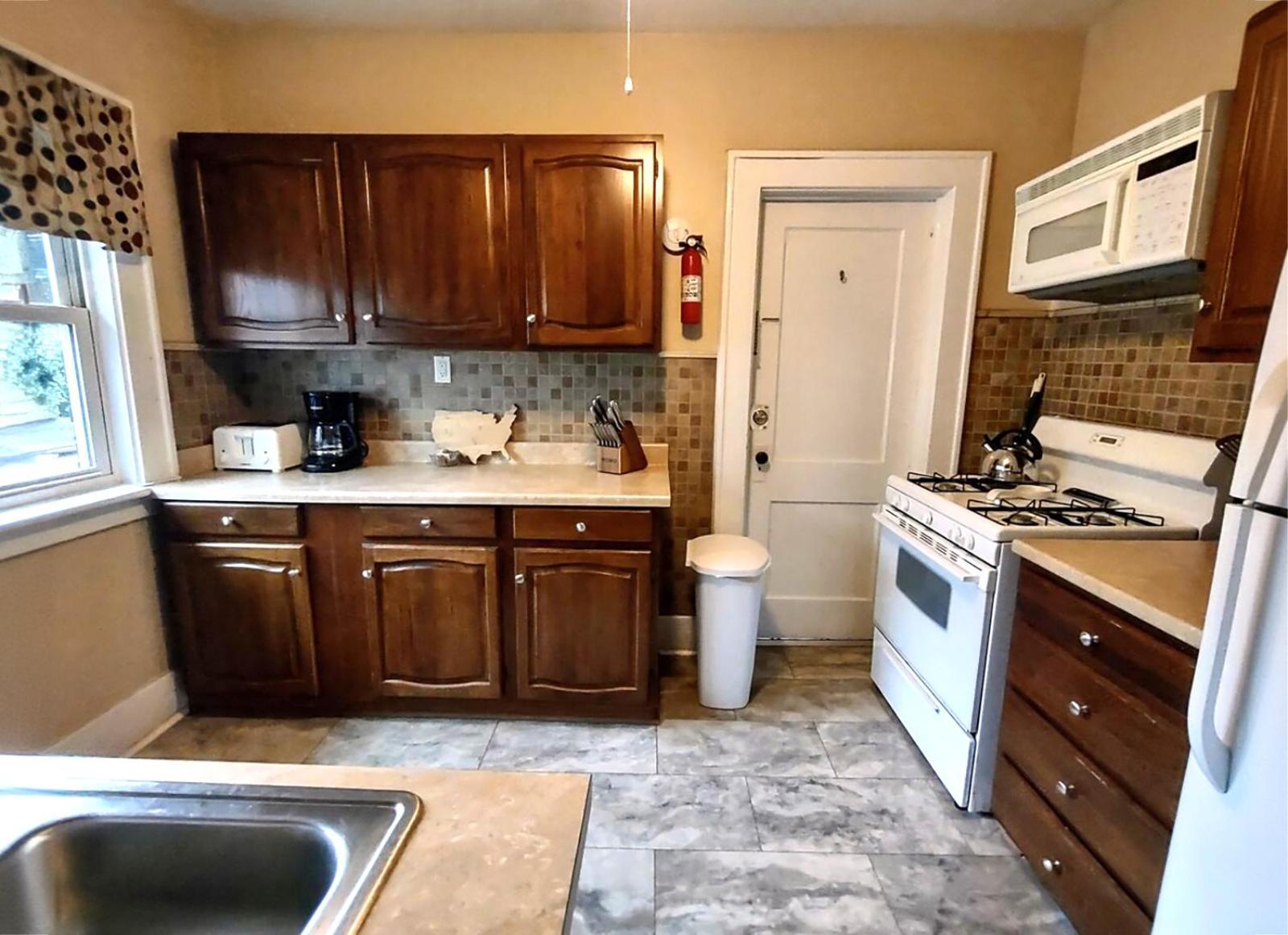 Spacious Frontier Park Apartment エリー エクステリア 写真